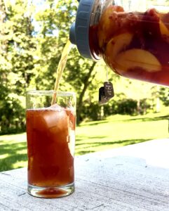 Read more about the article Raspberry Peach Summer Iced Tea